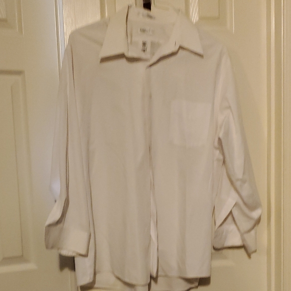 Van Heusen Classic White Dress Shirt - Picture 1 of 3